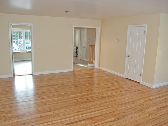 4th image of 45 Winterberry Cir #45