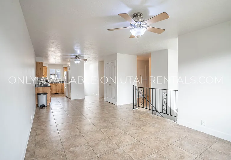 338 Cedarwood Dr — Photo 4