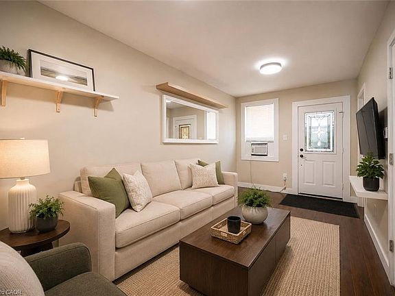 4th image of 41 Biggar Ave