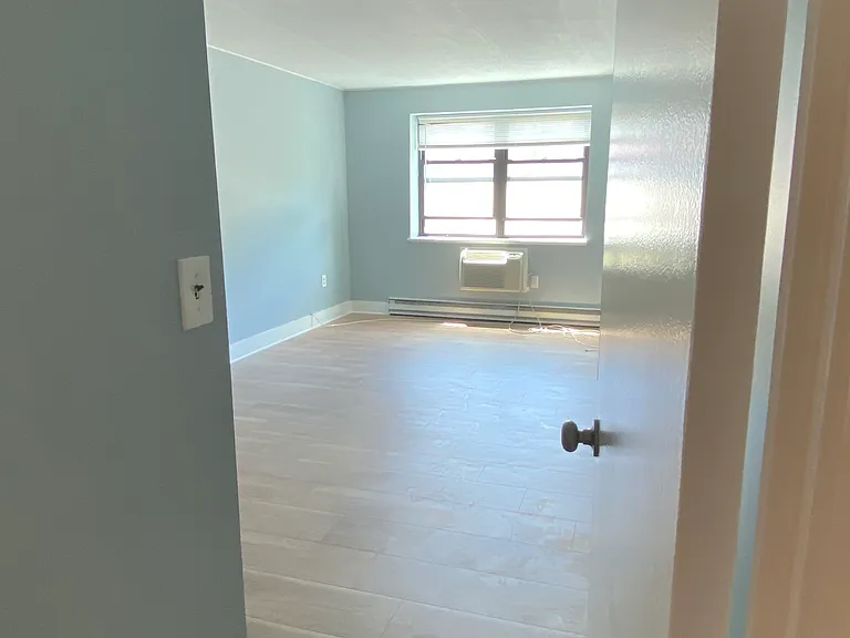 9 Park St #2L — Photo 7