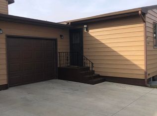2307 N Main Ct, Williston, ND 58801
