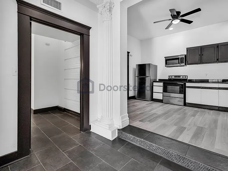 1803 E Yandell Dr — Photo 13