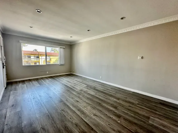 3960 W 8th St APT 8, Los Angeles, CA 90005