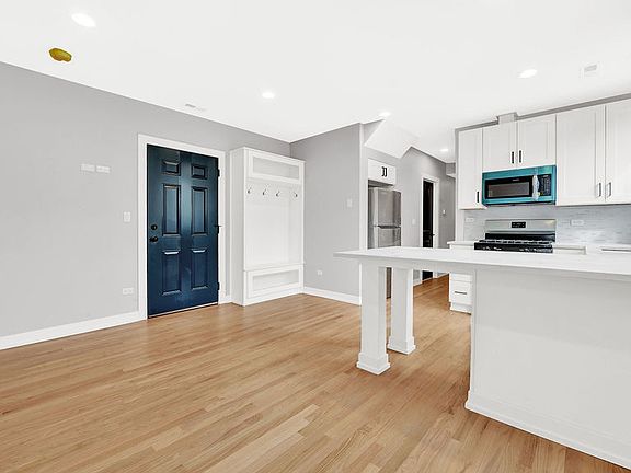 4th image of 2704 W 24th Pl #2