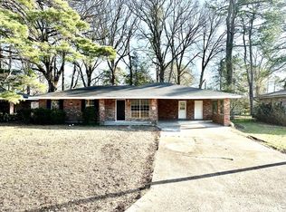 711 Brookwood Dr, Brookhaven, MS 39601