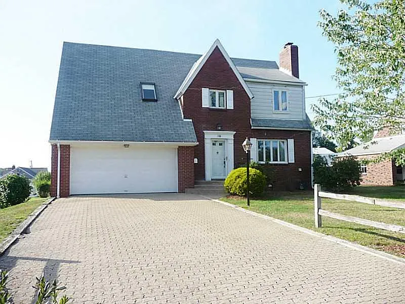 136 Clarendon Ave photo 1