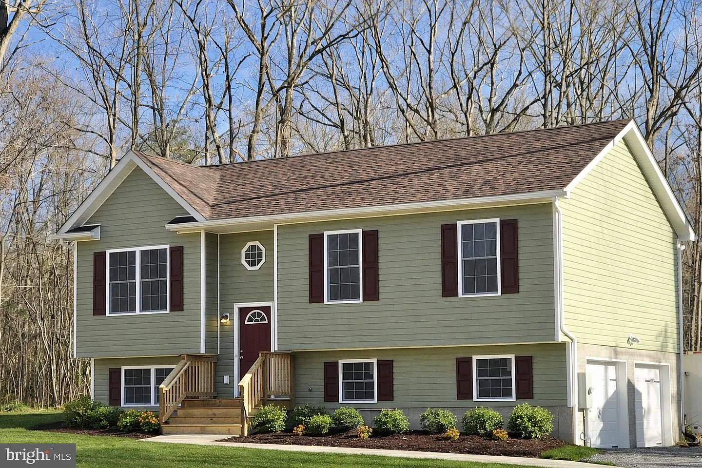 402 Bluebird Way photo 1