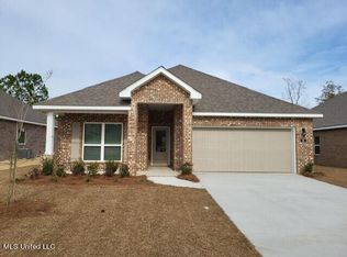 95 Saltmeadow Cir, Ocean Springs, MS 39564