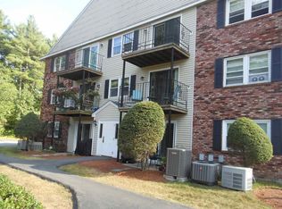 4 Heritage Village Dr, Nashua, NH 03062