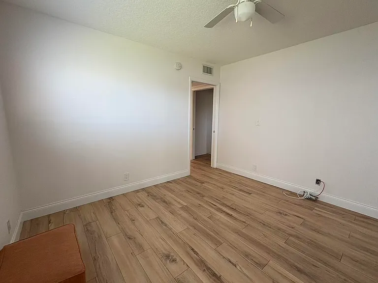 15091 Ashland Cir #I — Photo 32