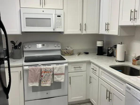 2111 Wisconsin Ave NW, Washington, DC