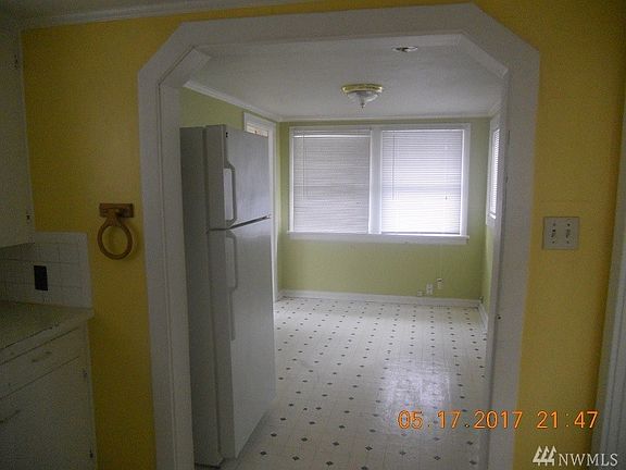 5th image of 919 W Heron St