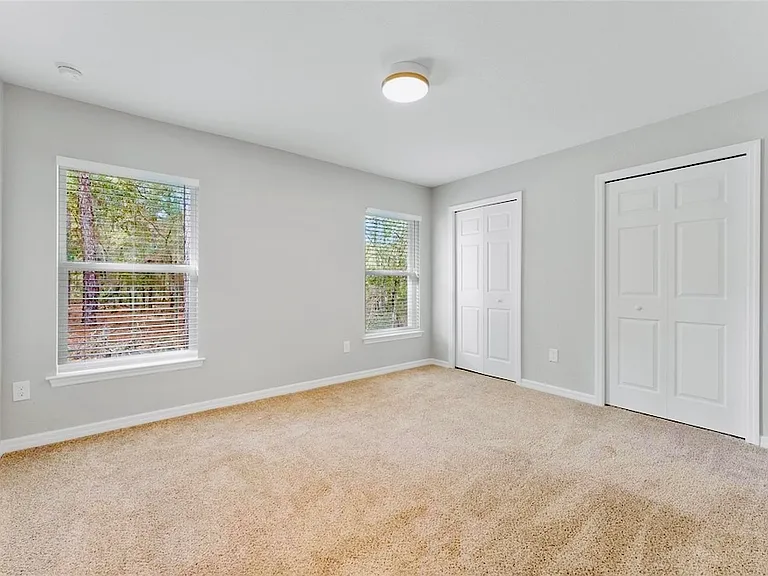 9416 N Sandree Dr — Photo 25