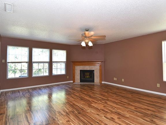 5th image of 10906 Parker Dr