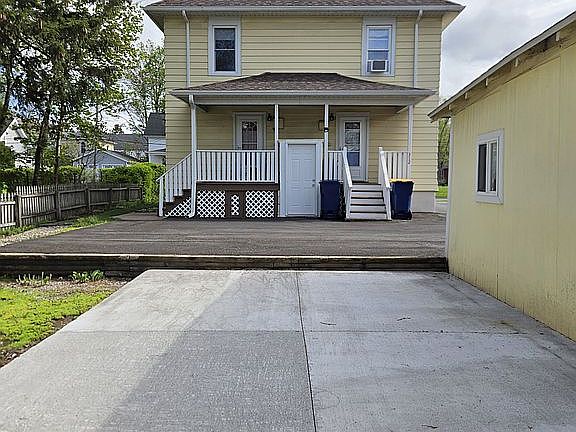 4th image of 310 Cleveland Ave