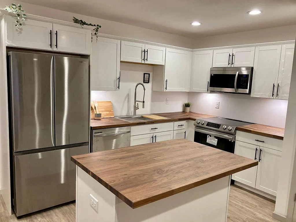 2 bed, 2.5 bath, 1050 sqft, $1,500 — Photo 2