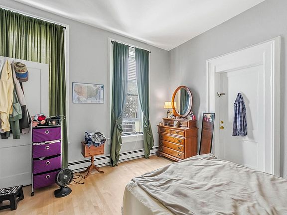 4th image of 1308 N Astor STREET