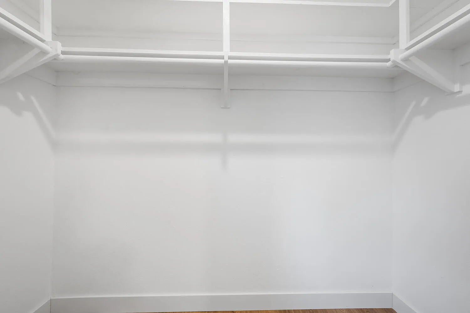 3 bed, 1300 sqft, $3,700 — Photo 2