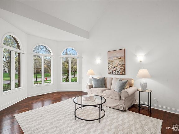 4th image of 612 Waters Edge Dr