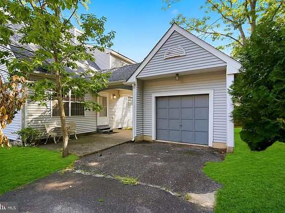 3rd image of 526 E Revere Way