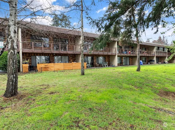 51 NW Columbia Drive #206, Oak Harbor, WA 98277
