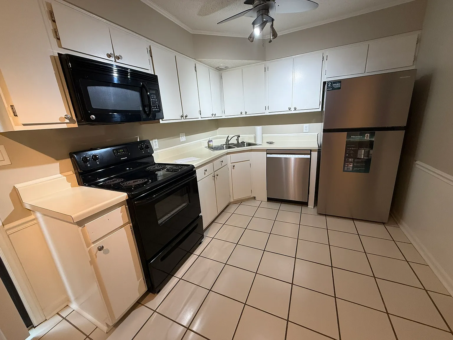 1 bed, 1.5 bath, 800 sqft, $800 — Photo 4