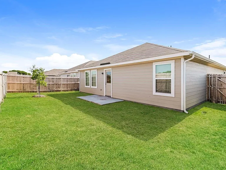 7133 Landings Edge Rd — Photo 17