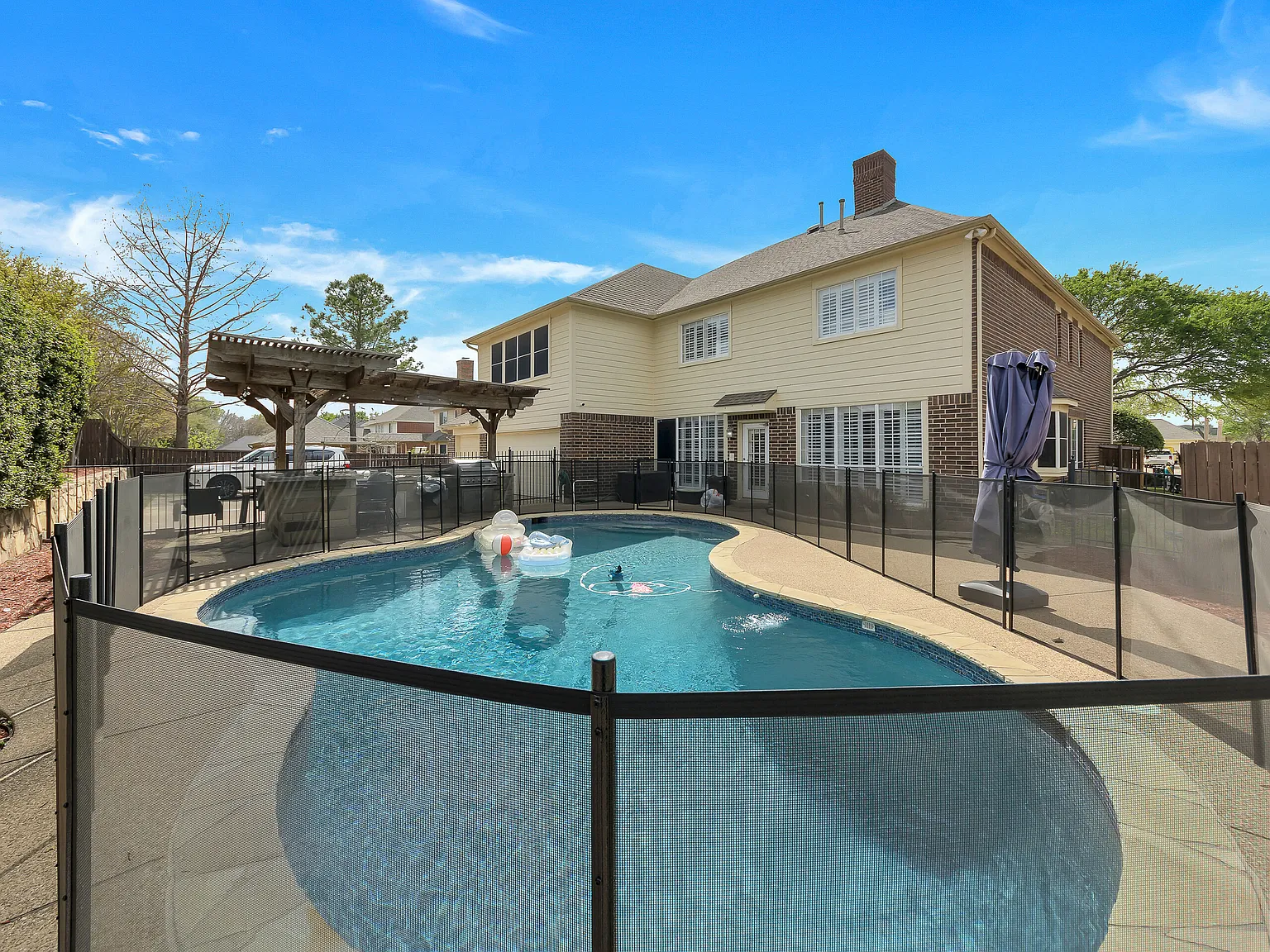 5 bed, 5163 sqft, $6,250 — Photo 2