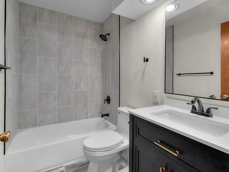 9109 Queen Ave S — Photo 6