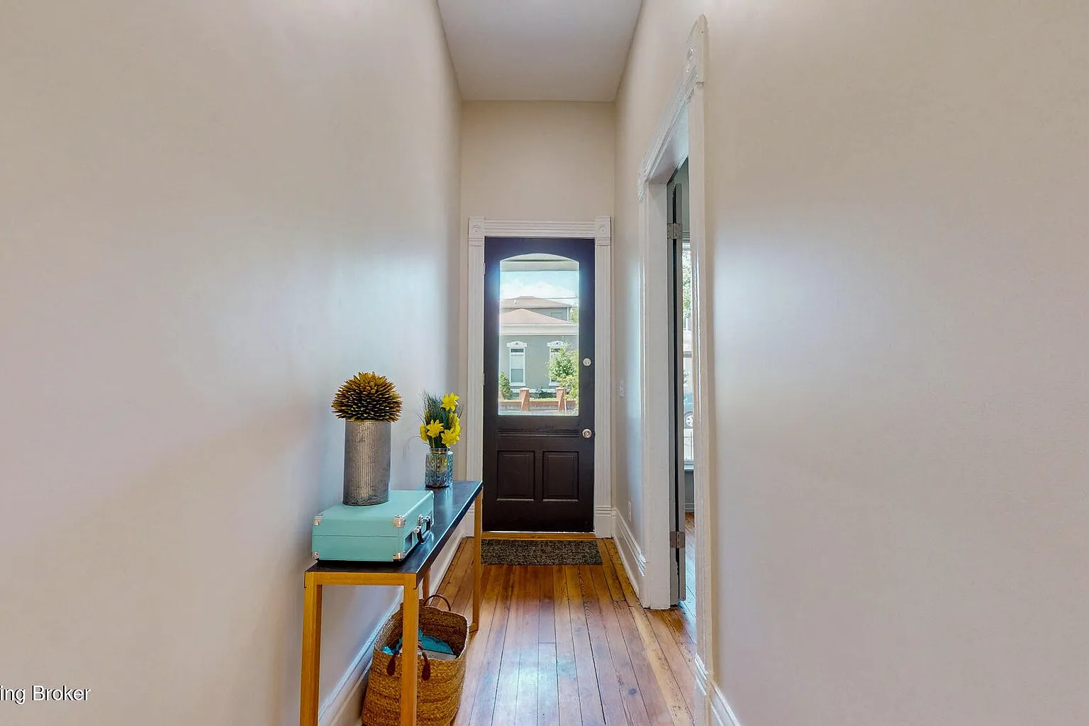 2 bed, 1410 sqft, $1,750 — Photo 2