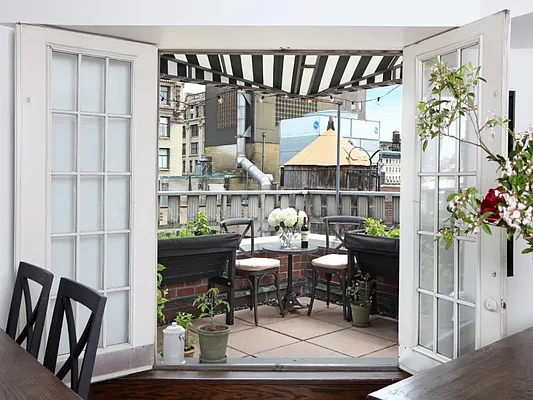 Sold by Sotheby's International Realty | media 1