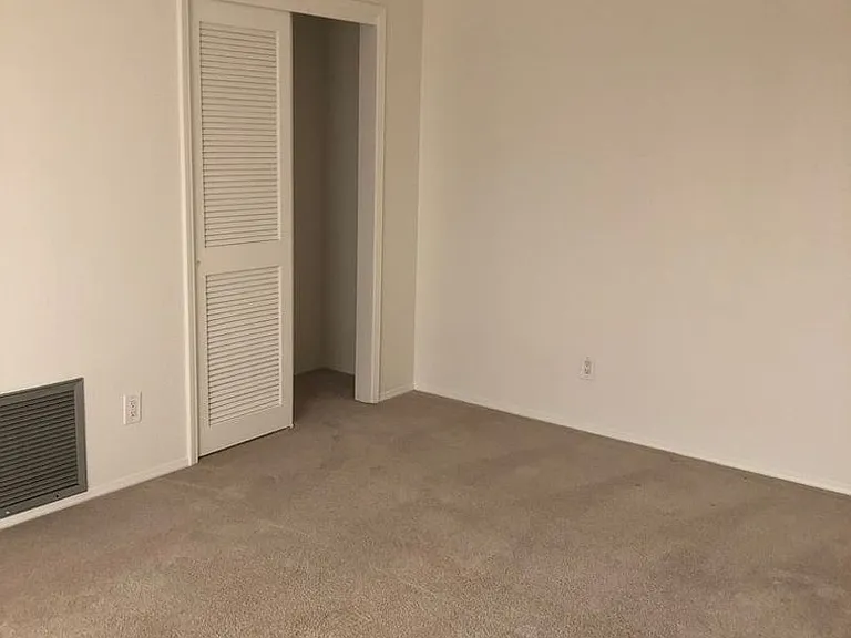 2530 E Forgeus Pl — Photo 12