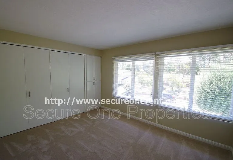 5827 Fairhaven Ave — Photo 25