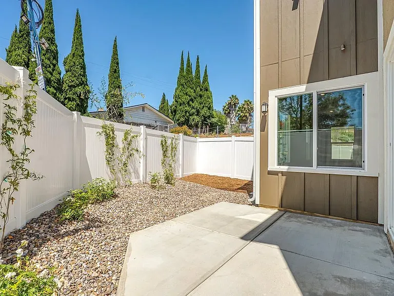 1527 Wingwood Ln — Photo 11