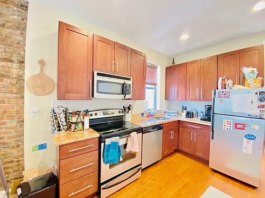 Rented by Mae Equities | media 3