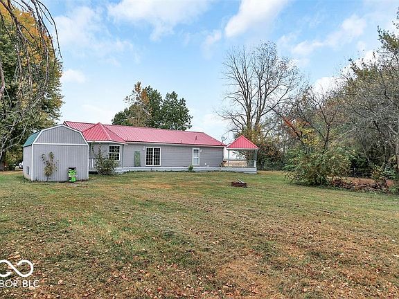 3rd image of 5495 E Greensburg Rd