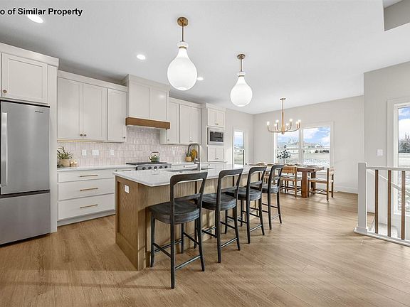 5th image of 1056 Stable Ridge Dr