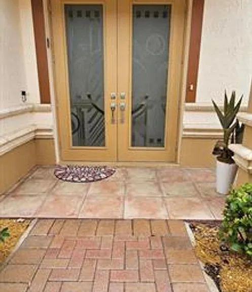16117 Emerald Estates Dr — Photo 2