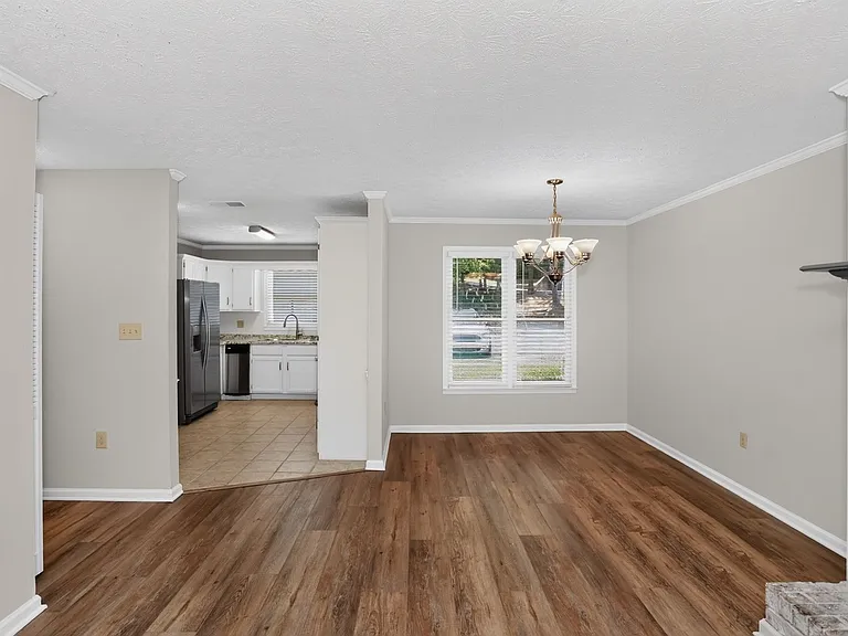 104 Montclair Dr — Photo 20