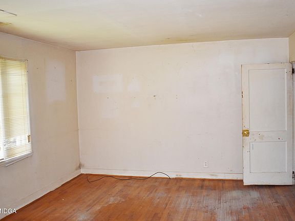 5th image of 3379 Fairburn Ave