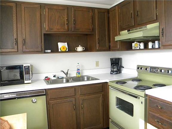 4th image of 2 Vista Palm Ln