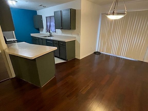 3rd image of 1671 Campau Farms Cir