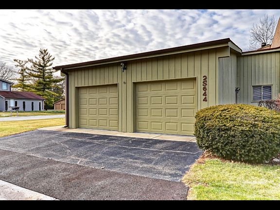 4th image of 2S644 Pierre Curie Ln