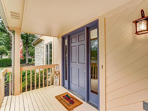 4th image of 1136 Oakwood Ln