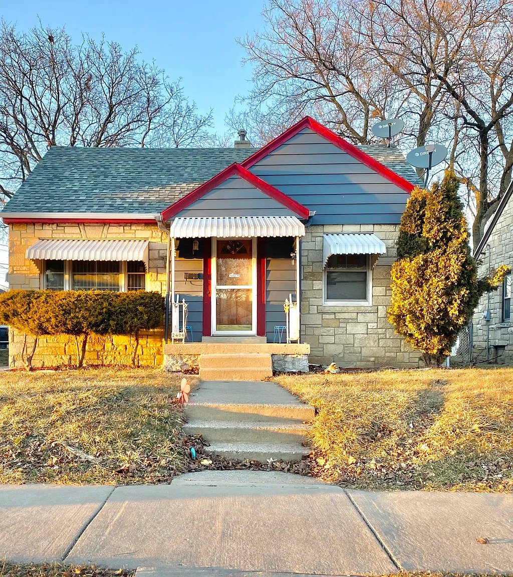 2406 W Hampton Ave photo 1