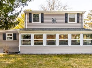 137 Bonnet Shores Rd, Narragansett, RI 02882