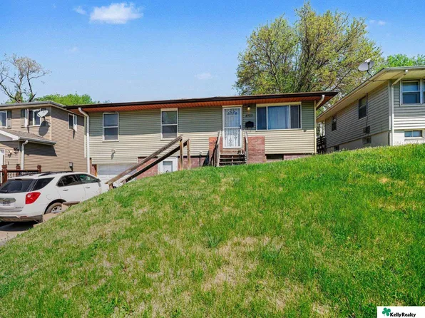 3722 Crown Point Ave, Omaha, NE 68111