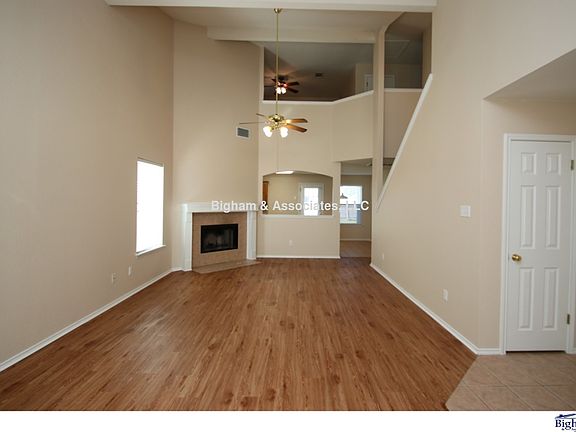 5th image of 109 Edison Dr