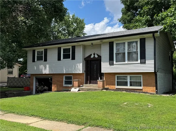 1406 Ridgeway Drive, Jeffersonville, IN 47130