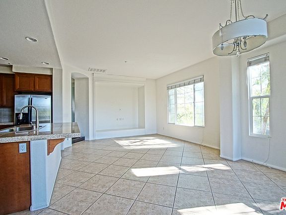 4th image of 1878 Fargo Ln Unit 6